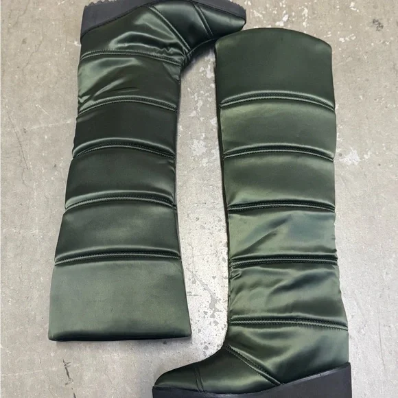 Jeffrey Campbell Squall Dark Green Winter Boots
Size 8 - Picture 3 of 10